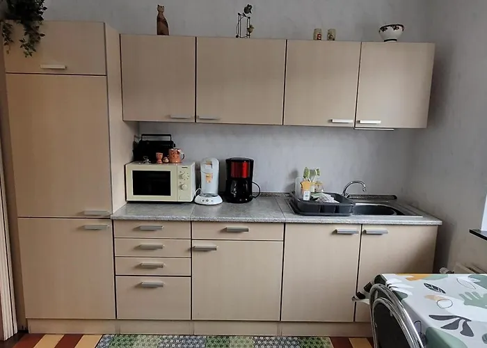 Neuville In Medendorf , Ruhige Lage, * Bullange