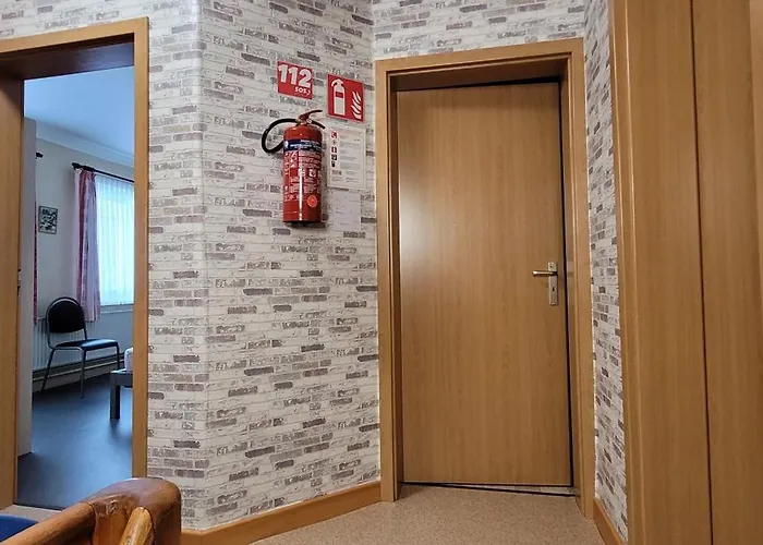 Neuville In Medendorf , Ruhige Lage, * Bullange